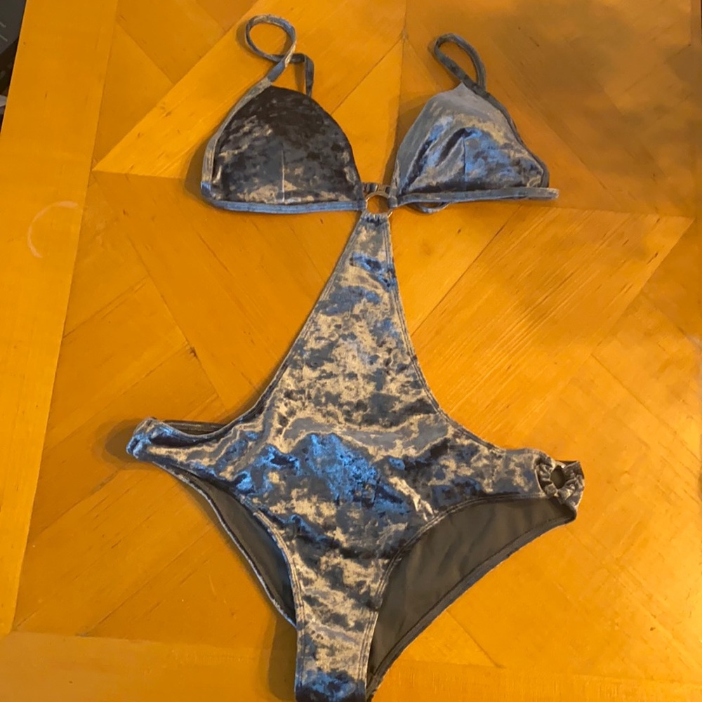 NWOT Lost Ink Crushed Velvet Sz 8 Silver Swimsuit